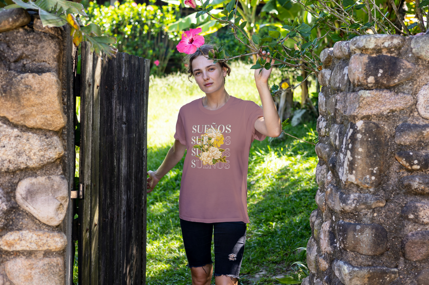 Sueños Blooming Flowers T-shirt, Women